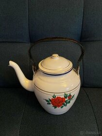 Stará smaltovaná konvička