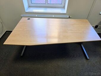 Kancelářský stůl TECHO