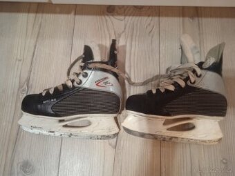 Chlapecké brusle 34