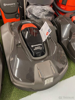 Robotická sekačka Husqvarna 450X (kabelové sečení) / 5000 m²