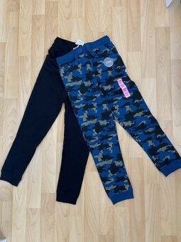 2x chlapecké tepláčky, vel.134, zn.Sinsay, NOVÉ