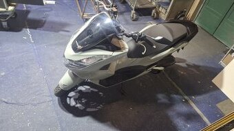 Prodám skútr Honda PCX 125