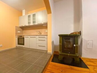 Pronájem bytu 2+kk, Jindřichův Hradec, ul. náměstí Míru - 1