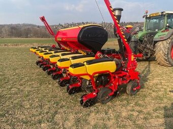 Přesný secí stroj Väderstad tempo f8