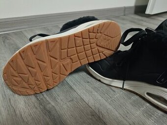 Zimní dívčí obuv vel. 36