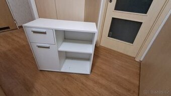 Dětský psací stůl