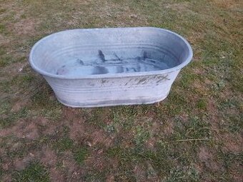 Stará plechová vanička