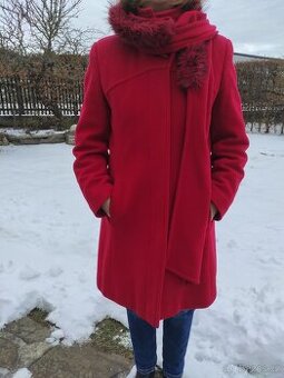 Zimní kabát červený