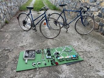 2 kola Favorit s prislusenstvim - 1