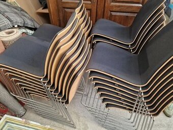 34 ks zidli, stohovatelná, cena za kus uvedena