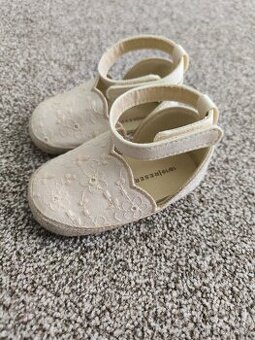 Dívčí espadrilky Reserved vel. 18/19