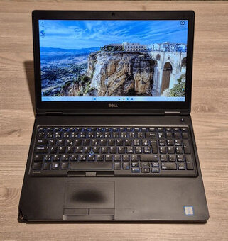 Dell, i7-7600U 2/4x 3,90GHz, 16GB DDR4, 256GB SSD, bat. 2h.