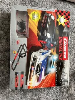 Autodráha Carrera Digital 143 edice Police on Patrol