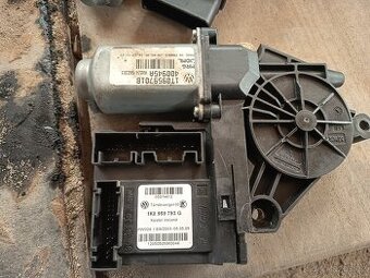 Řídící jednotka dveří Škoda Octavia 2