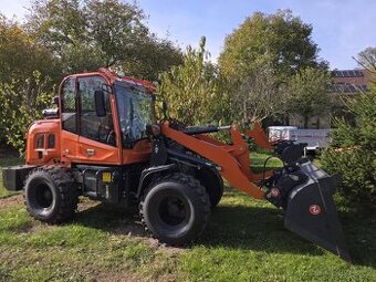 KOLOVÝ KLOUBOVÝ NAKLADAČ 920T