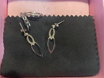 Náušnice stříbrné nenošené 2 páry Oboje za 700 Kč