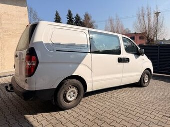 HYUNDAI H-1 2.5CRDI 125KW, 205TIS/KM,6-MIST,POSTEL,2009