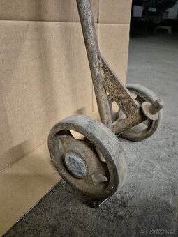 Ruční páková oj na dílenský vozík