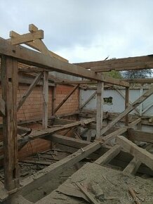 Staré trámy a demontáž starých střech