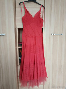 červené, vyšívané šaty, zn.Connected