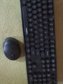 Bezdrátová klávesnice+ myš Mofii