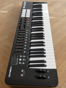 MIDI Klávesy, M-Audio OXYGEN 61 IV+skládací stojan
