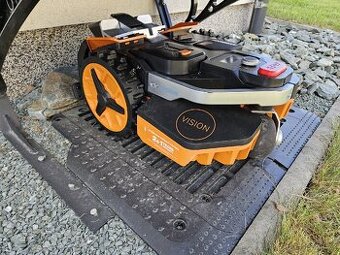Robotická sekačka Worx Landroid Vision M800 WR208E