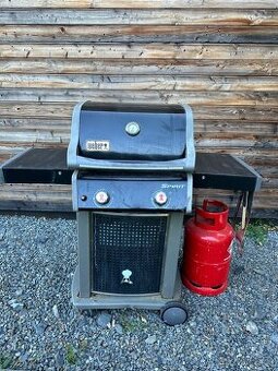 Plynový gril Weber E210 – stále funkční, symbolická cena