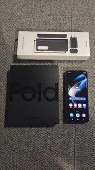 Samsung Galaxy Z Fold 4