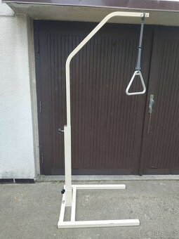 Externí hrazda k posteli