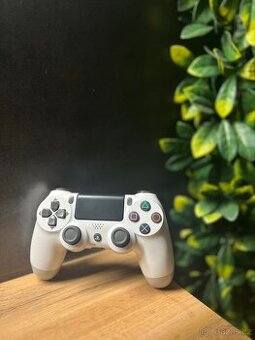 Ovladač na PS4