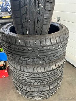 215/40R17