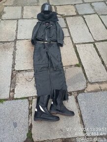 Kompletní kožené oblečení