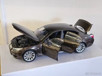 BMW M5 E60 1:18 Kyosho