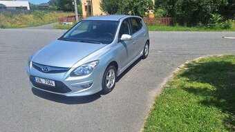 Hyundai i30 1,4 16v 80kw najeto 76000km