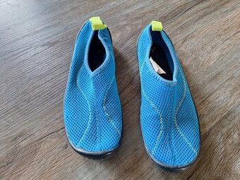 Boty do vody, vel. 34/35, zn. Decathlon