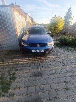 Volkswagen Passat - 1