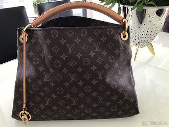 Kabelka Louis Vuitton Artsy mm