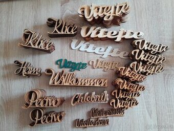 Nápisy z překližky