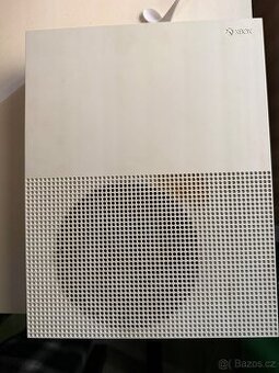 Xbox One + ovladač