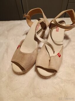 Dámské boty na platformě v 36