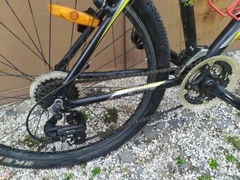 Horské kolo v dobrém stavu, hliníkový rám