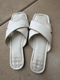 Nošené voňavé boty/pantofle/tenisky/punčochy/ponožky