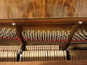 Piano August Forster