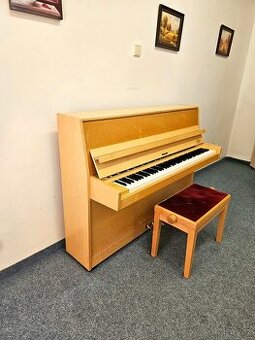 Zánovné pianino značky Hellas po slevě.