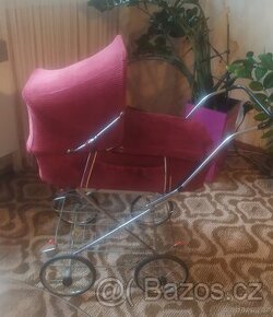 Retro kočárek na panenky