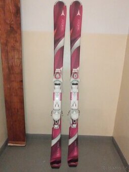 Dámské carvingové sjezdové lyže zn. Atomic