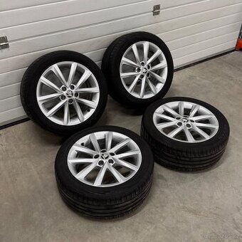 Alu kola Škoda Fabia 215/45 r16 - Letní Dunlop