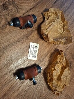 Brzdove valecky, prasátka Škoda 1000mb, 105, 120