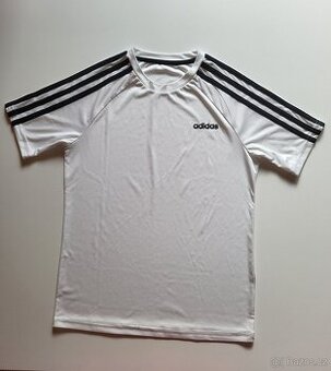 Dres zn. Adidas vel. 152 bílý
